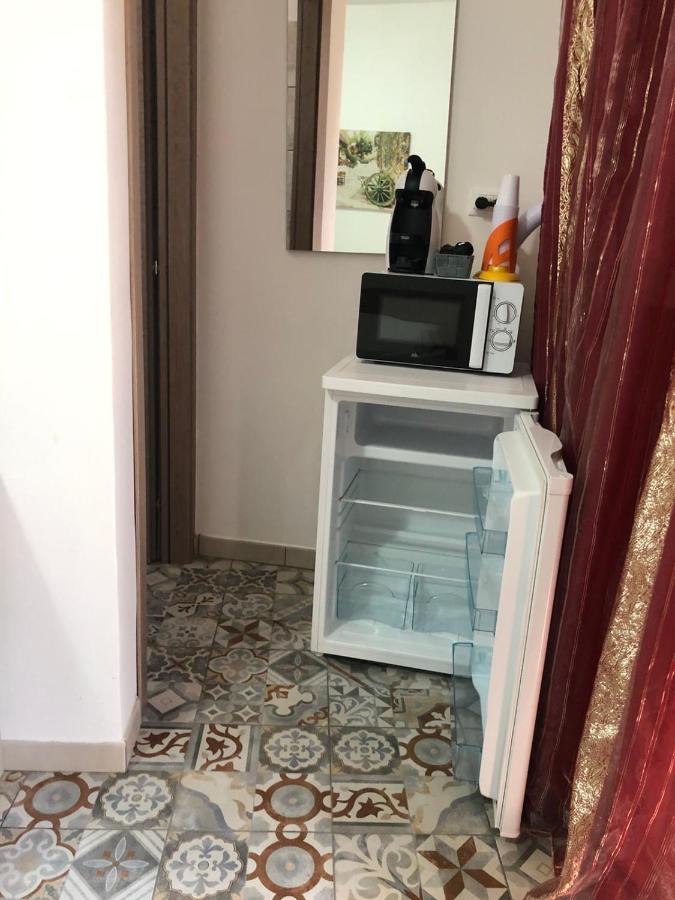 B&B Ornella Leverano Bagian luar foto